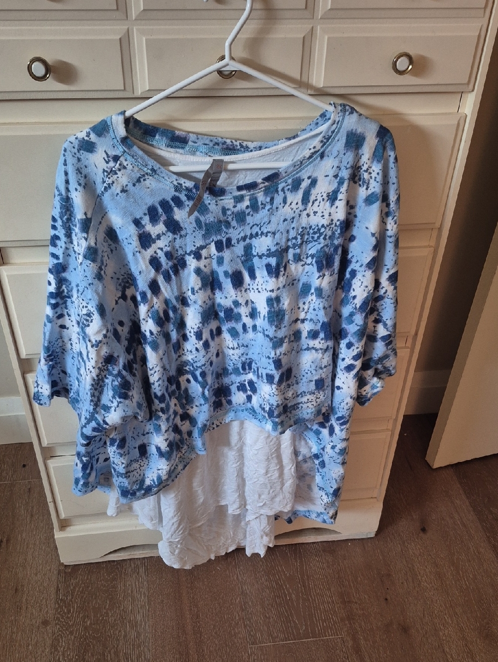 Melissa McCarthy Seven7 Blue and White Tie-Dye Layered Tunic